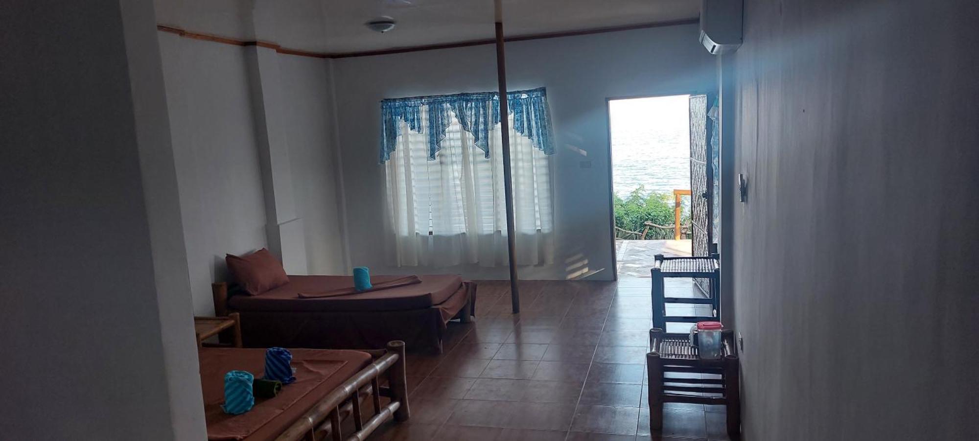 Bohol-Lahoy Dive Resort Guindulman Pokoj fotografie