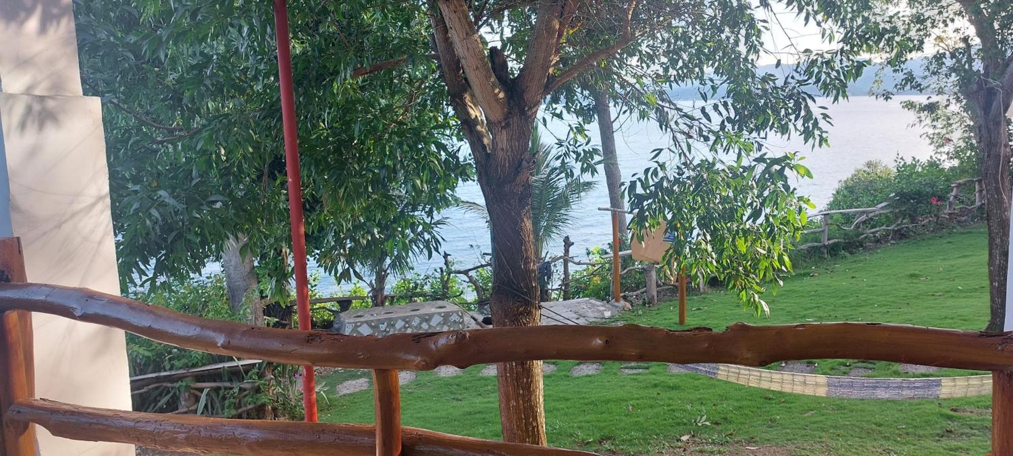 Bohol-Lahoy Dive Resort Guindulman Pokoj fotografie